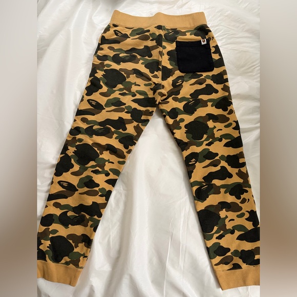 Bape Men's Camo Shark Sweatpants - yellow classic camo - Picture 2 of 5